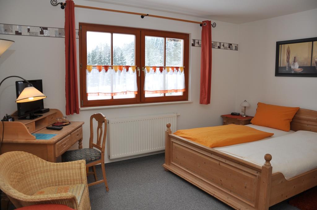 Steakhouse & Pension Crazy Horse Suhl Ruang foto